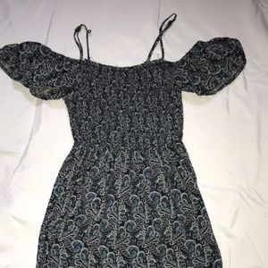 Strap and shoulder smocked dress (xs)